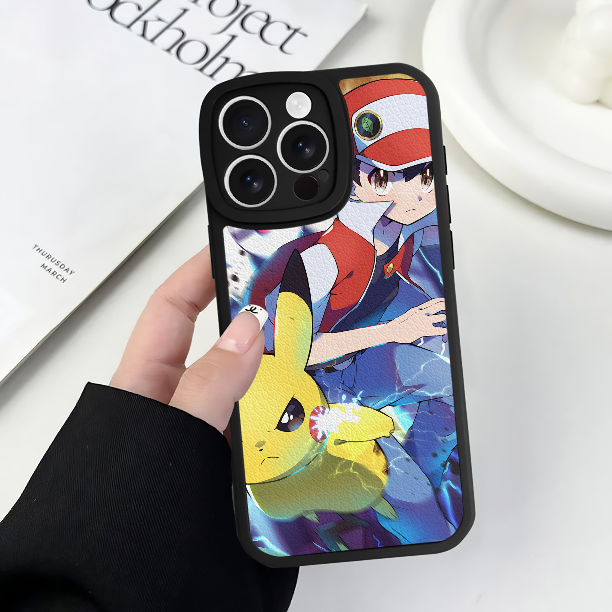 （画像用） ポケットモンスター Pokémon 【iPhone 16シリーズ対応】シリコンスマホケース（レザー調） 材質：シリコン